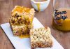 Chai-Bananen-Streuselkuchen mit Karamell-Sauce