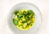 Grünes Gemüse-Curry mit Kokosmilch
