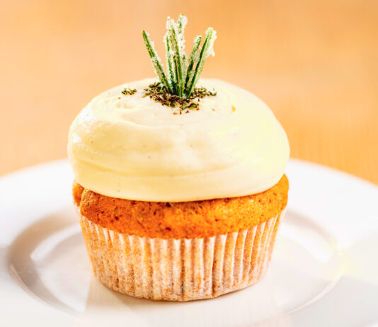 Vegane Muffins mit Marille und Rosmarin